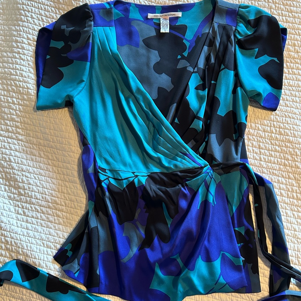 Diane Von Furstenberg wrap top, size 10